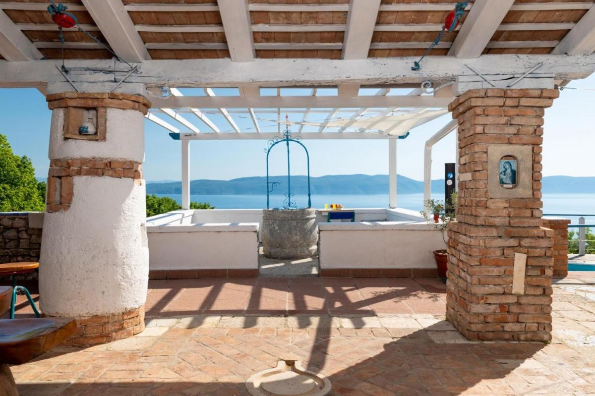 Villa Crni In Crni - Haus Fuer 6 Personen Labin  Esterno foto