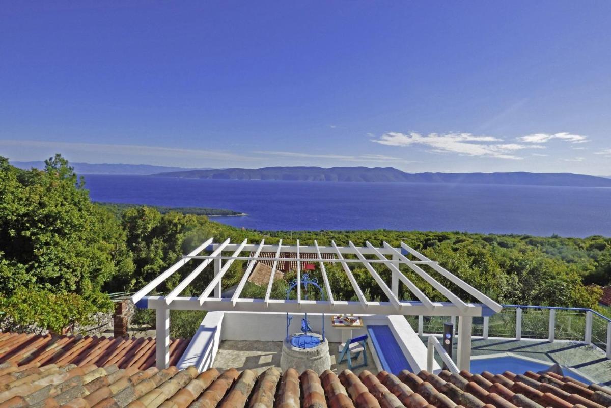 Villa Crni In Crni - Haus Fuer 6 Personen Labin  Esterno foto