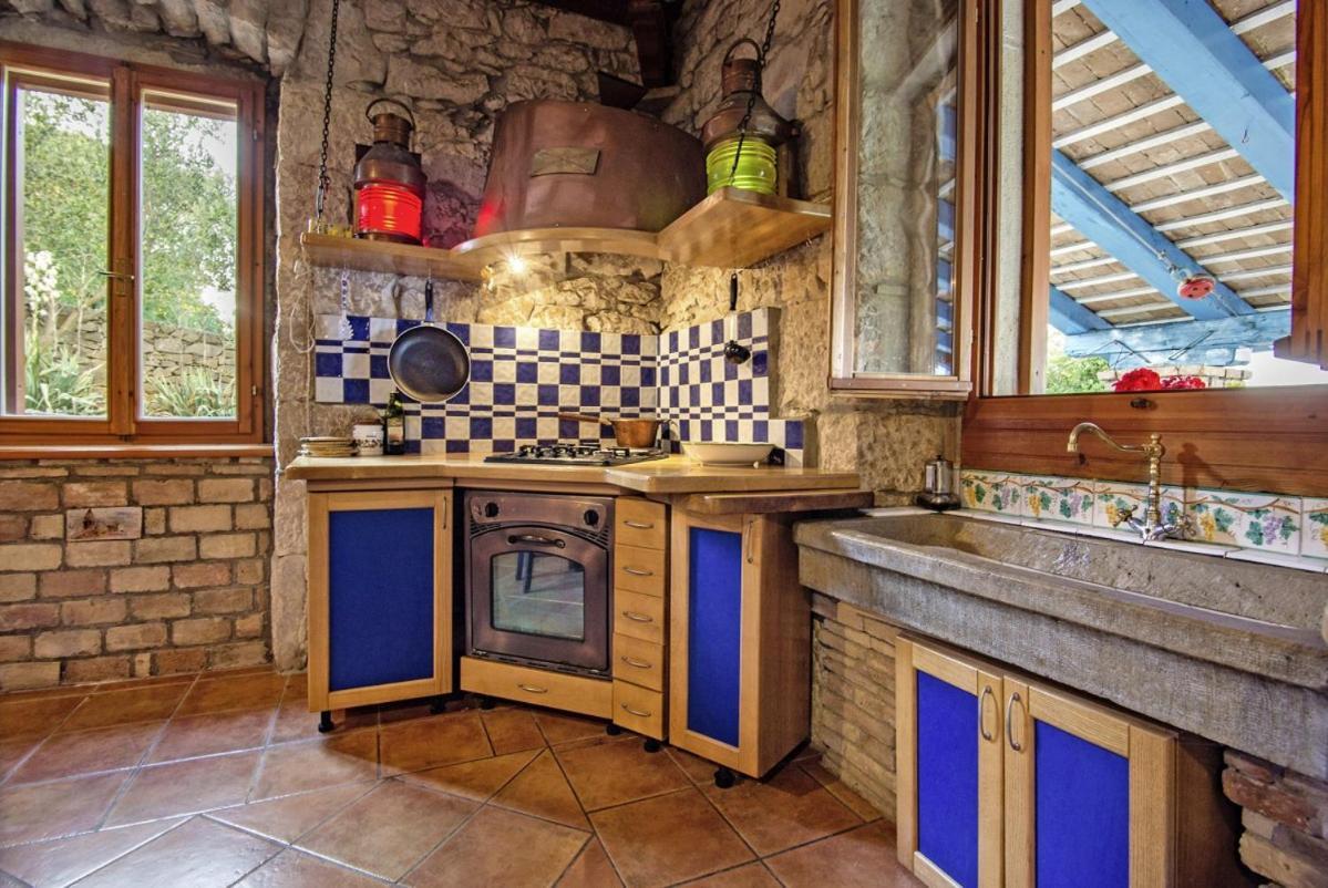 Villa Crni In Crni - Haus Fuer 6 Personen Labin  Esterno foto